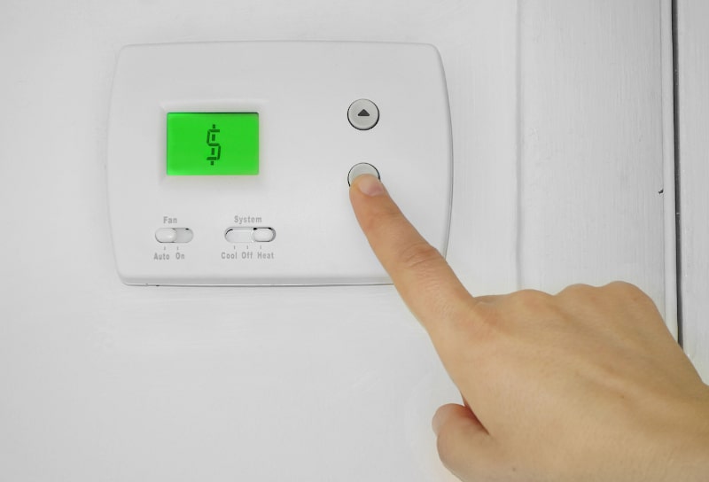 Why Is Your HVAC Thermostat Screen Blank in Pinecrest, FL?